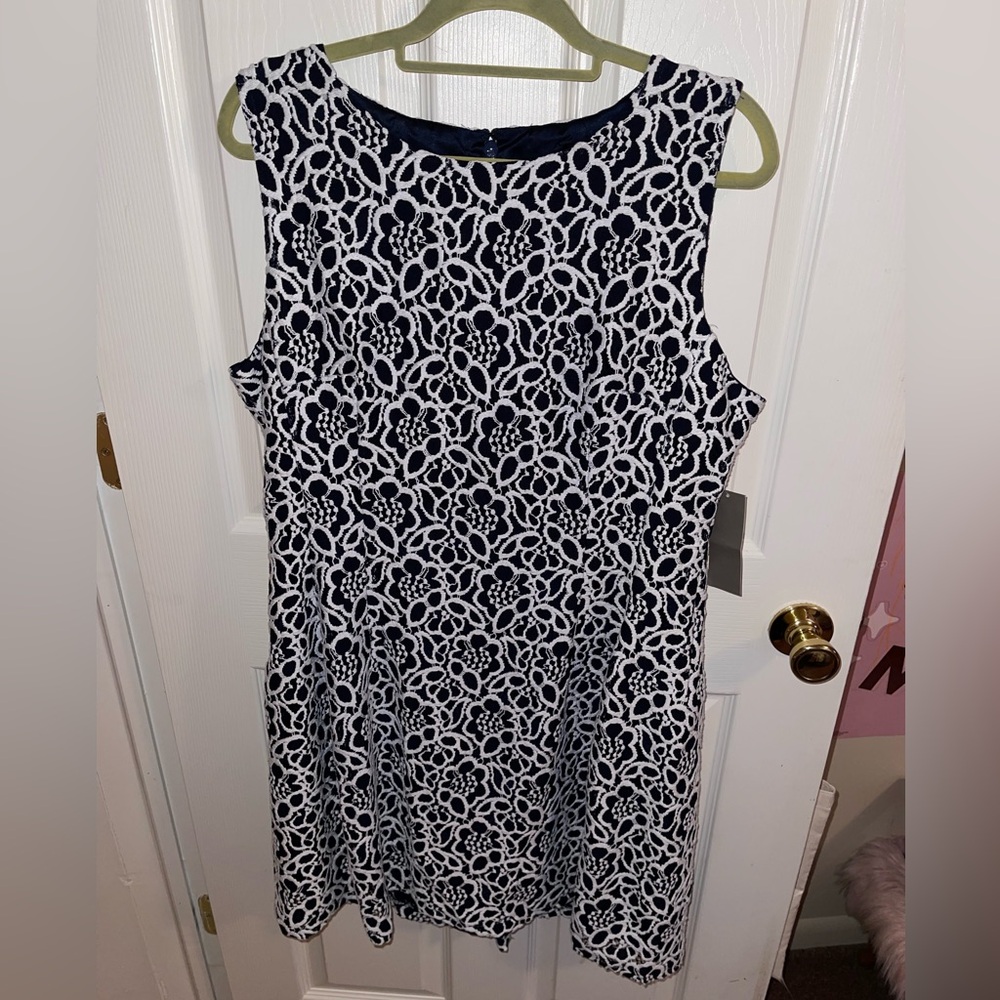 Eva Mendez navy and white floral dress 18